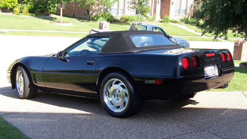 1993 Chevrolet Corvette Convertible 350/300 HP, Triple Black | Mecum ...